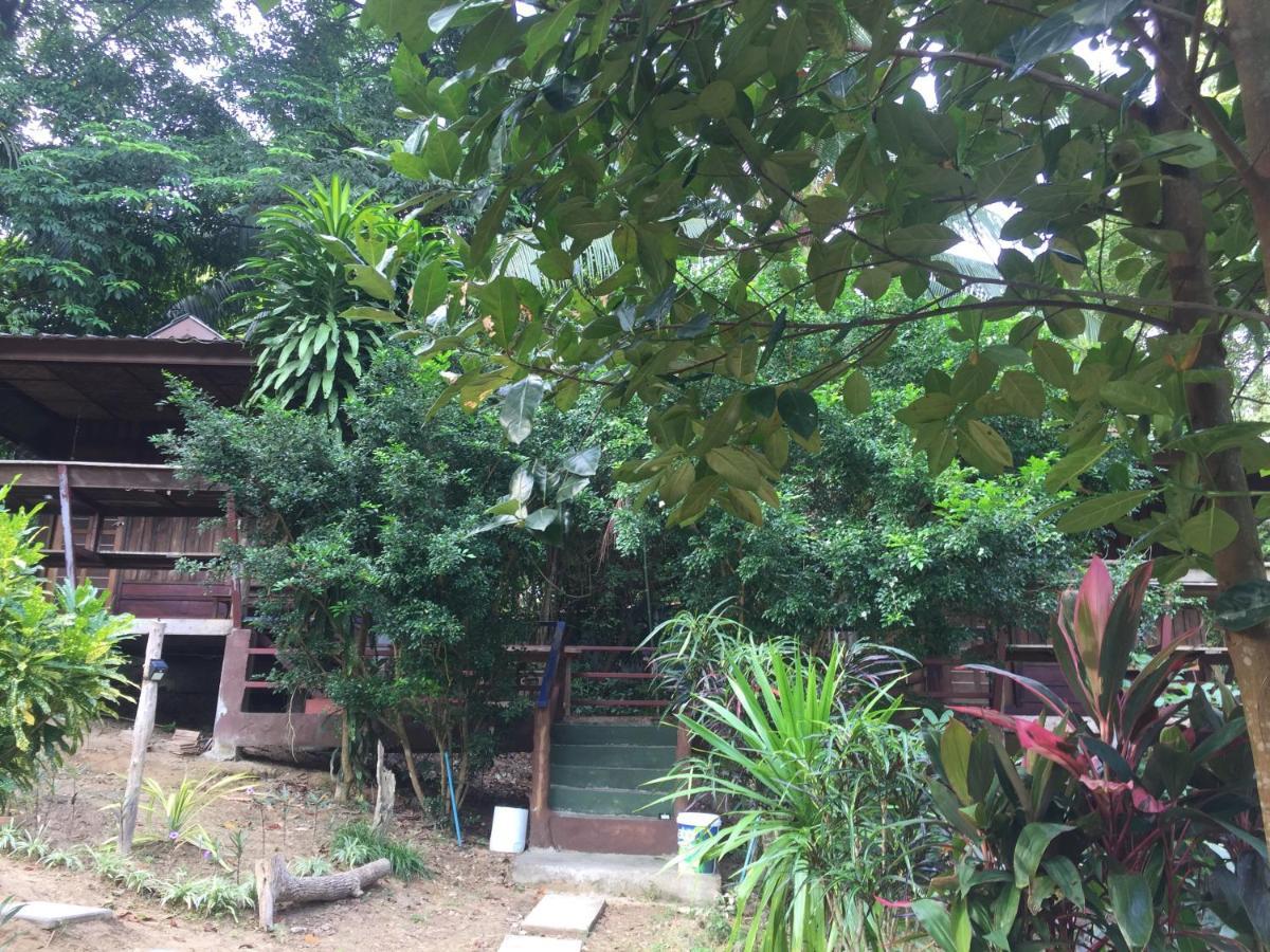Phayam Garden View Hotel Koh Phayam Exterior photo