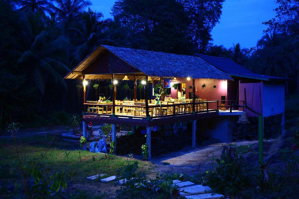 Phayam Garden View Hotel Koh Phayam Exterior photo