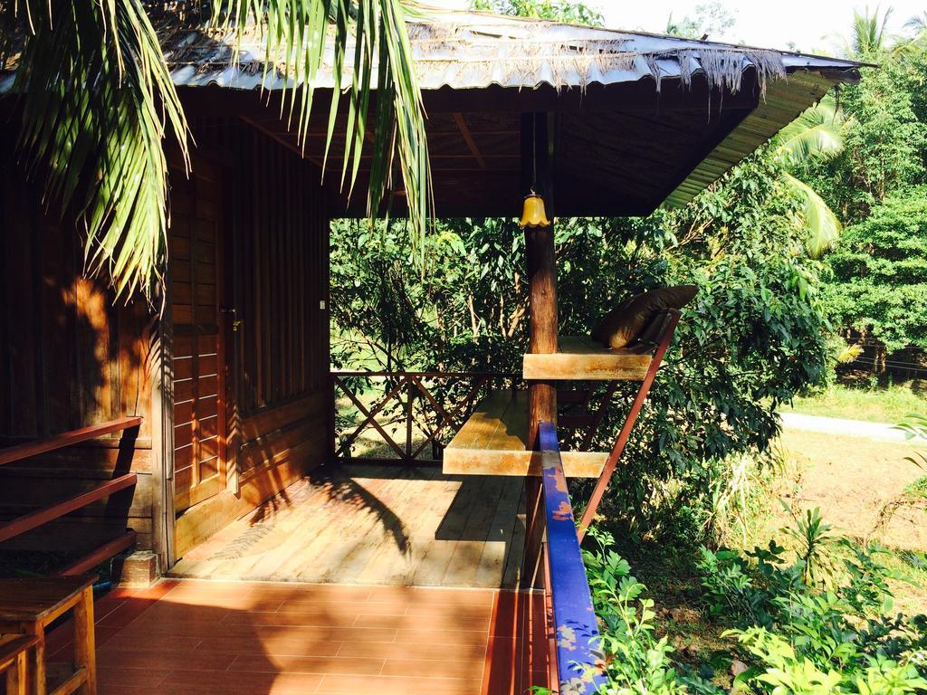 Phayam Garden View Hotel Koh Phayam Exterior photo