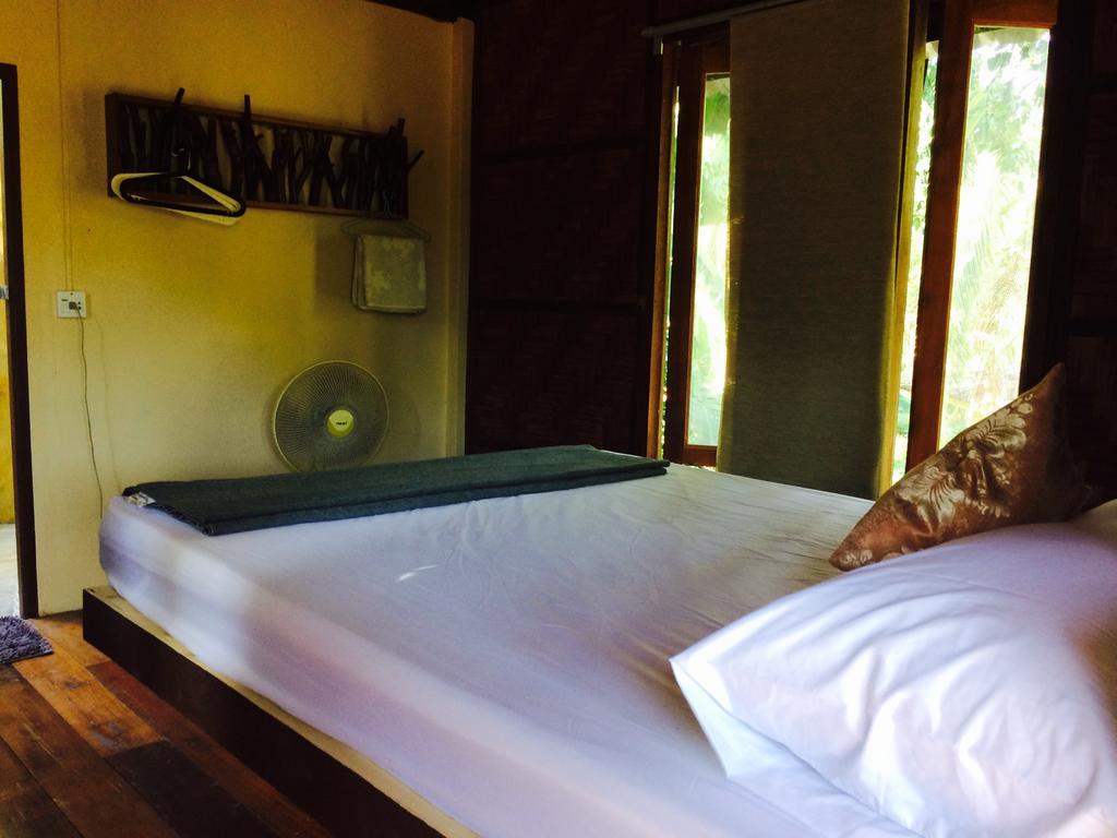 Phayam Garden View Hotel Koh Phayam Exterior photo
