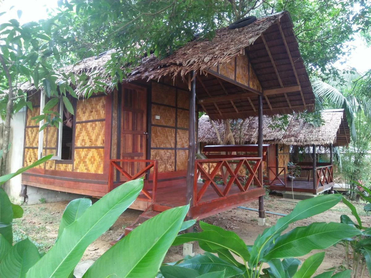 Phayam Garden View Hotel Koh Phayam Exterior photo